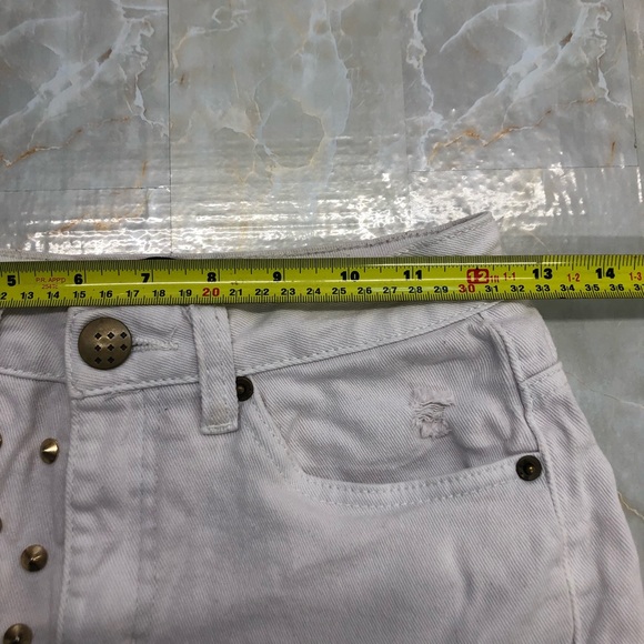 High Rise White Jeans Studded Shorts, Size 3 - Picture 4 of 6